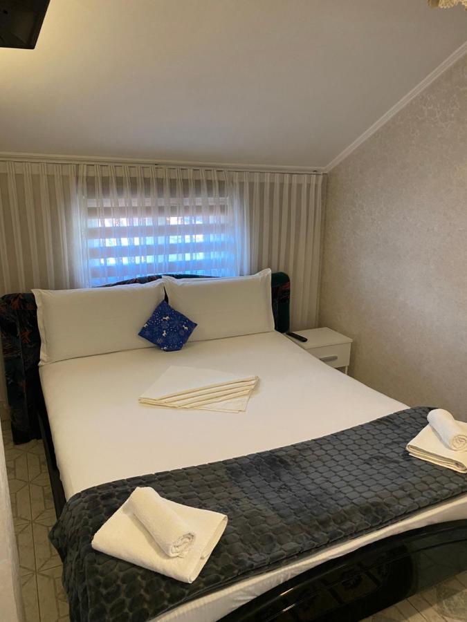 Apartament Mansarda Leilighet Curtea de Argeş Eksteriør bilde